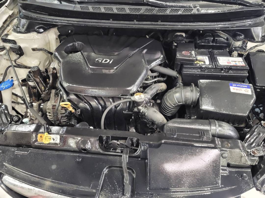 HYUNDAI AVANTE 2012 - Marhaba Auction Used Cars - Image 10