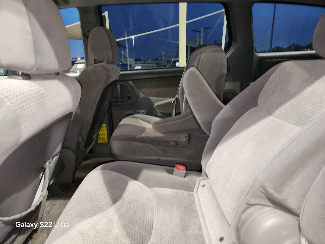 2007 TOYOTA SIENNA — 212193 Miles — Lot 39234185 — Souq - Marhaba Auctions Used Cars - Image 5