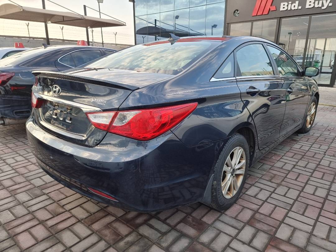 2013 HYUNDAI SONATA — 159941 Miles — Lot 125487 — Souq - Marhaba Auctions Used Cars - Image 4