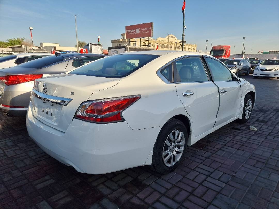 2015 NISSAN ALTIMA — 231673 Miles — Lot 214587 — Souq - Marhaba Auctions Used Cars - Image 4