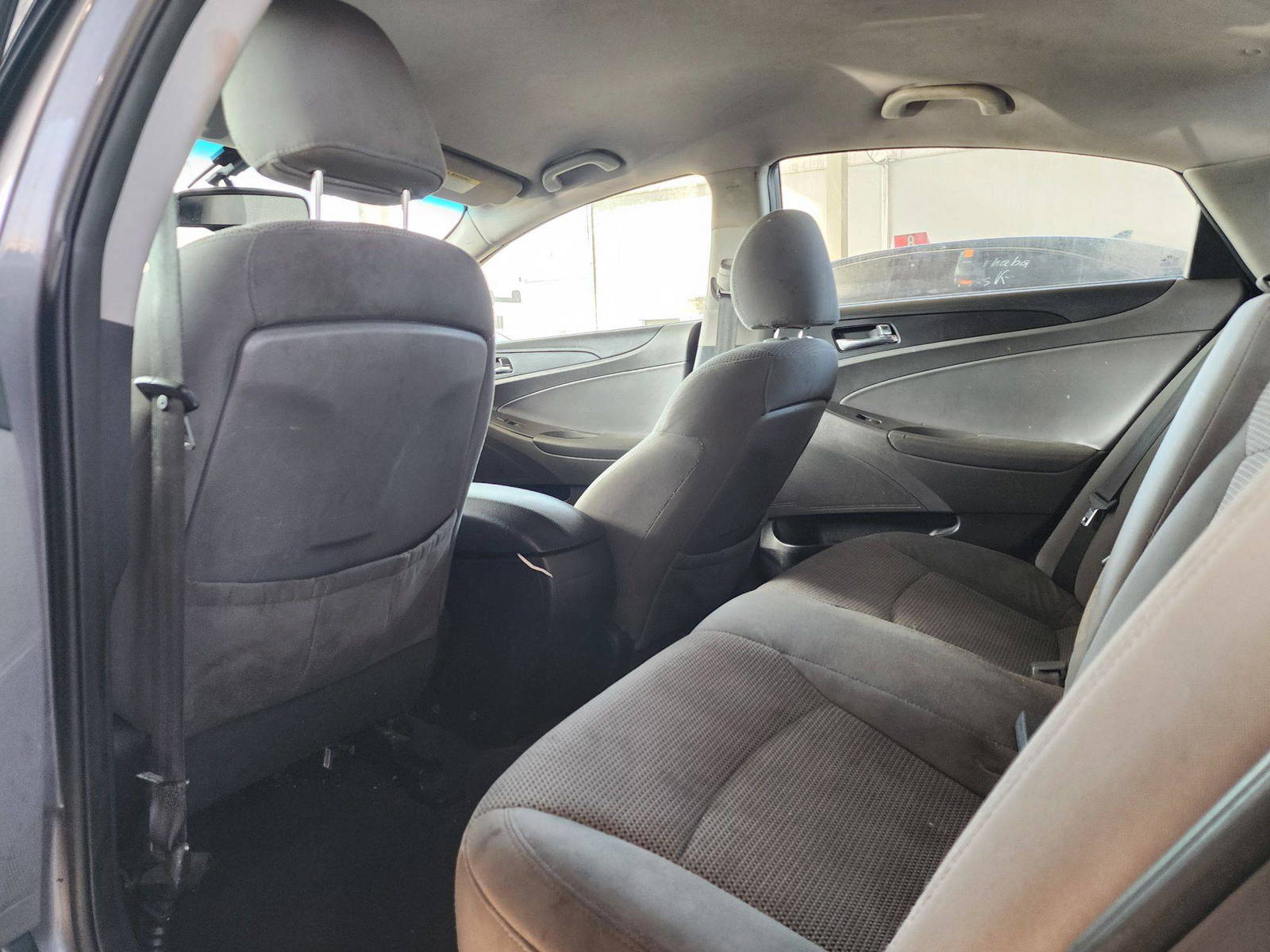 2012 HYUNDAI SONATA — 182942 Miles — Lot 57882424 — Souq - Marhaba Auctions Used Cars - Image 6