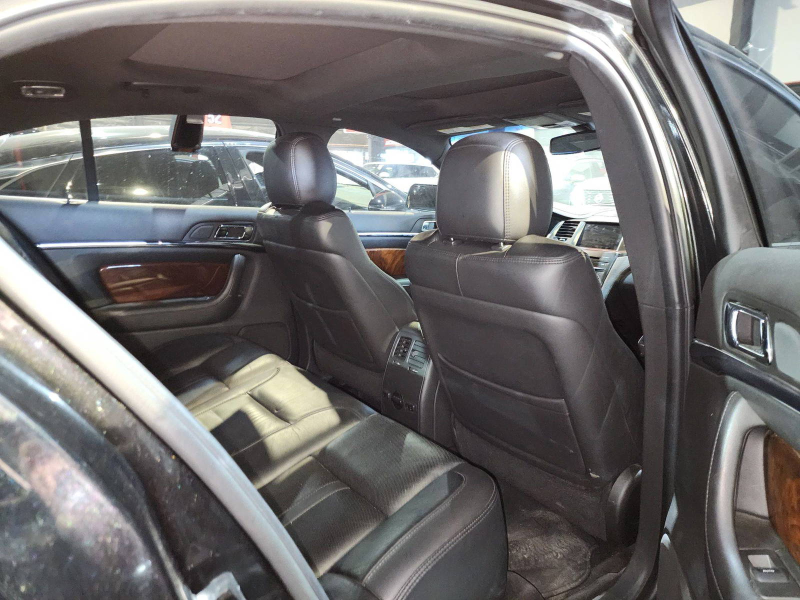 2014 LINCOLN MKS — 285390 KM — Lot G608738 — Al Quoz - Marhaba Auctions Used Cars - Image 8