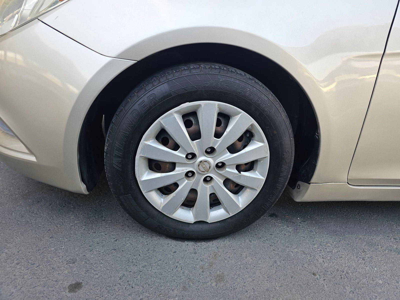2011 HYUNDAI SONATA — 143352 Miles — Lot BH203743 — Souq - Marhaba Auctions Used Cars - Image 11