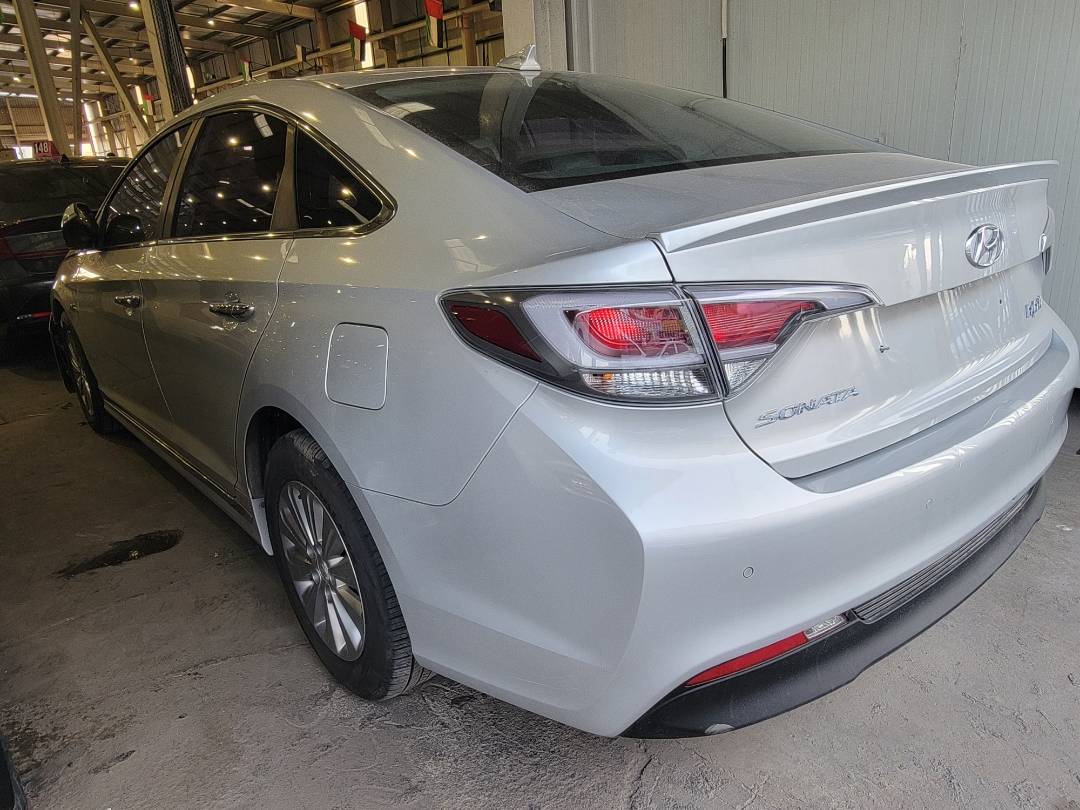 2015 HYUNDAI SONATA — 220197 KM — Lot 001485 — Souq - Marhaba Auctions Used Cars - Image 4