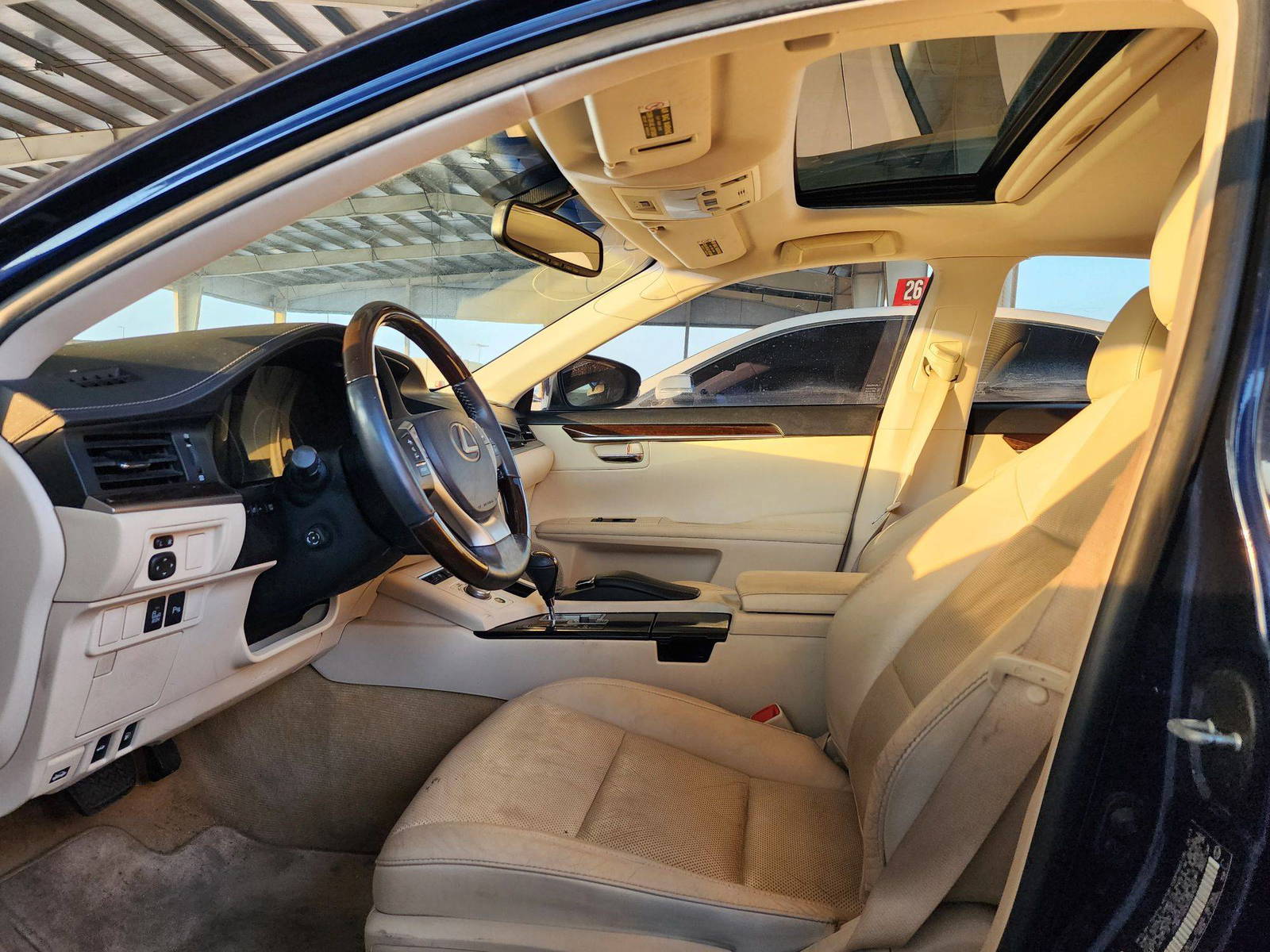 2013 LEXUS ES 350 — 118158 Miles — Lot 9291 — Souq - Marhaba Auctions Used Cars - Image 9