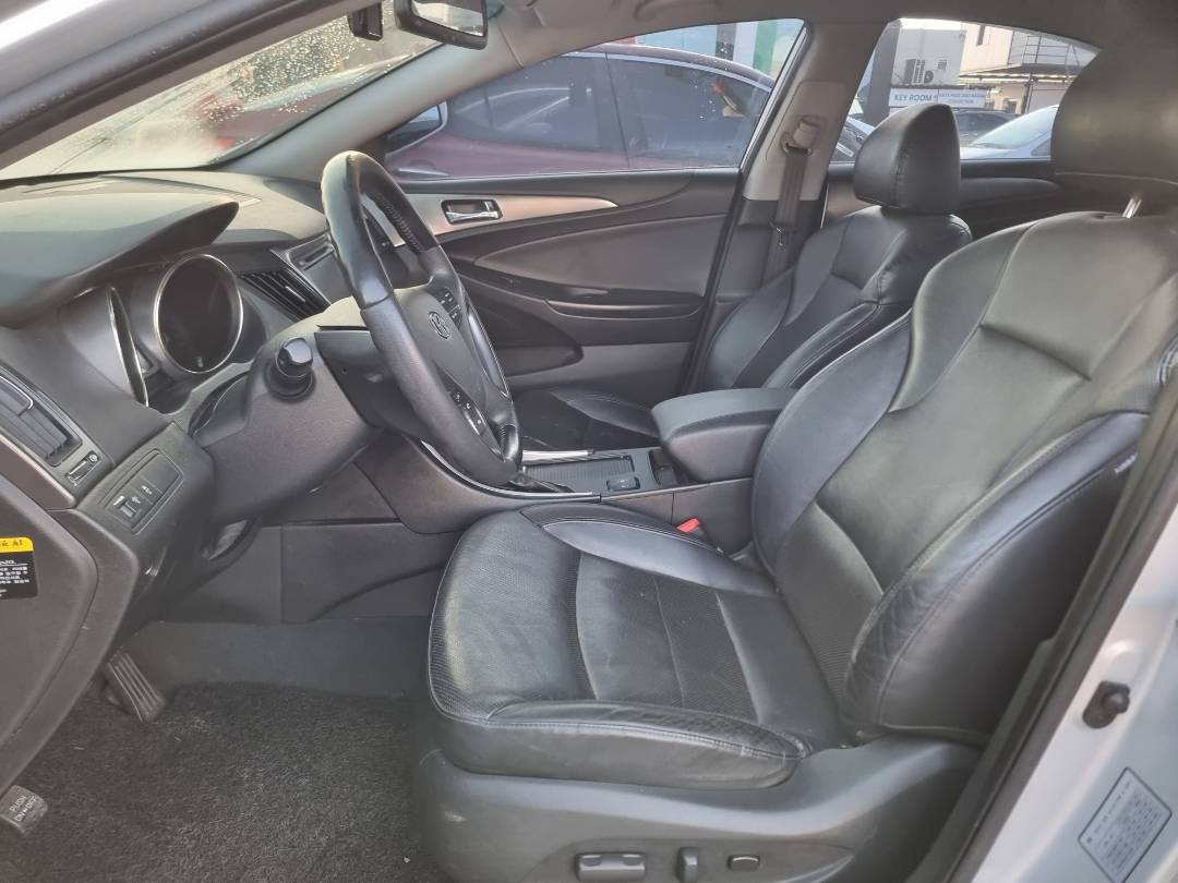 2012 HYUNDAI SONATA — 62520 KM — Lot 124578 — Souq - Marhaba Auctions Used Cars - Image 8