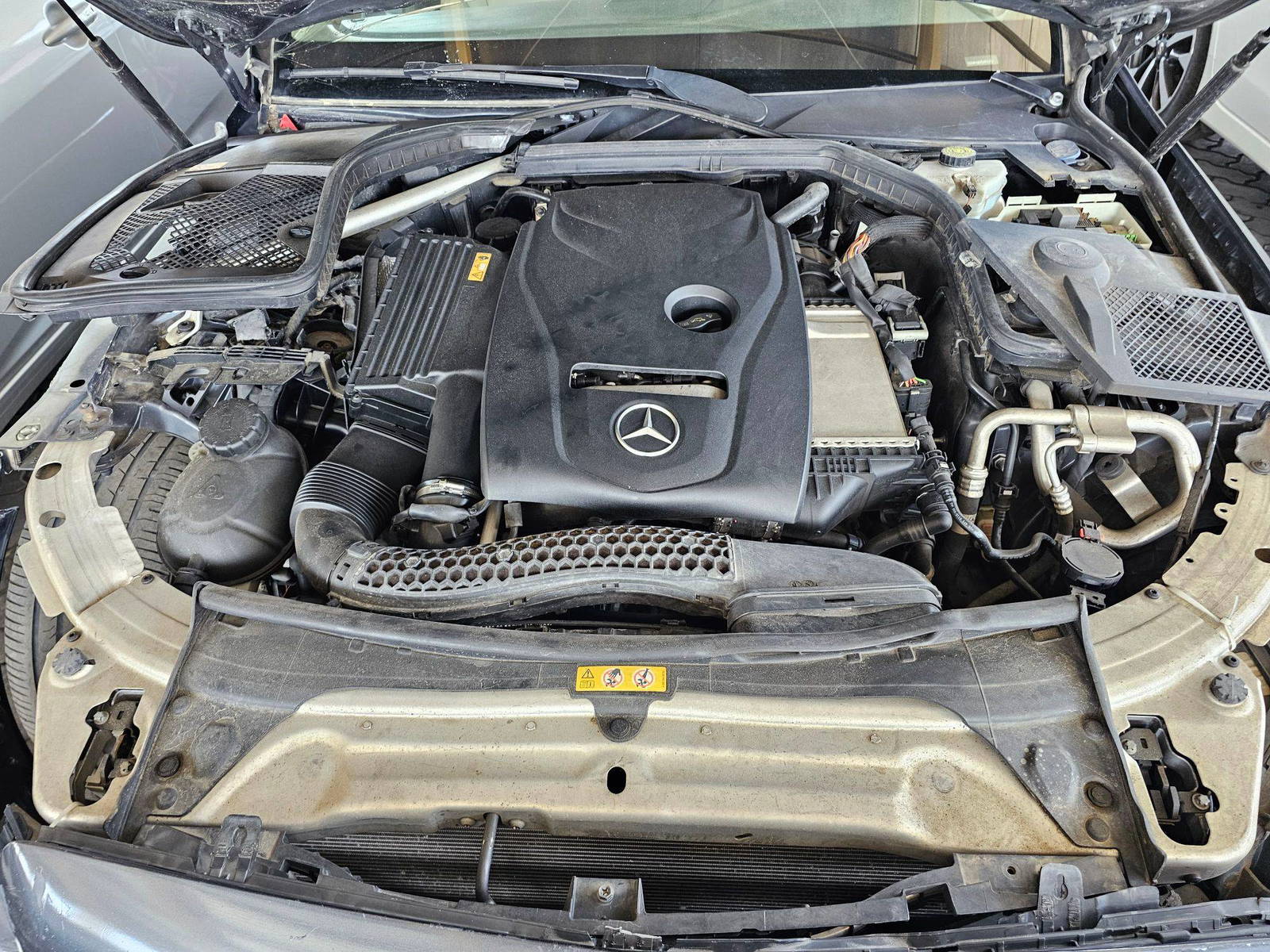 MERCEDES BENZ C300 2015 - Marhaba Auction Used Cars - Image 12