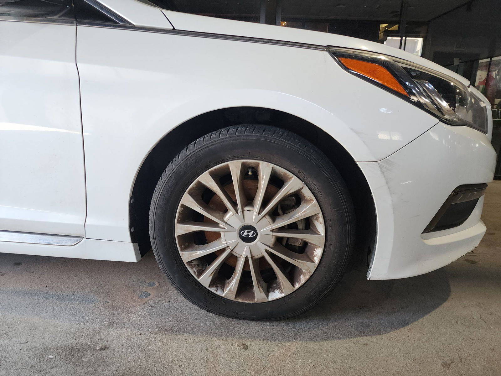 2015 HYUNDAI SONATA — 162691 Miles — Lot H085531 — Al Quoz - Marhaba Auctions Used Cars - Image 12