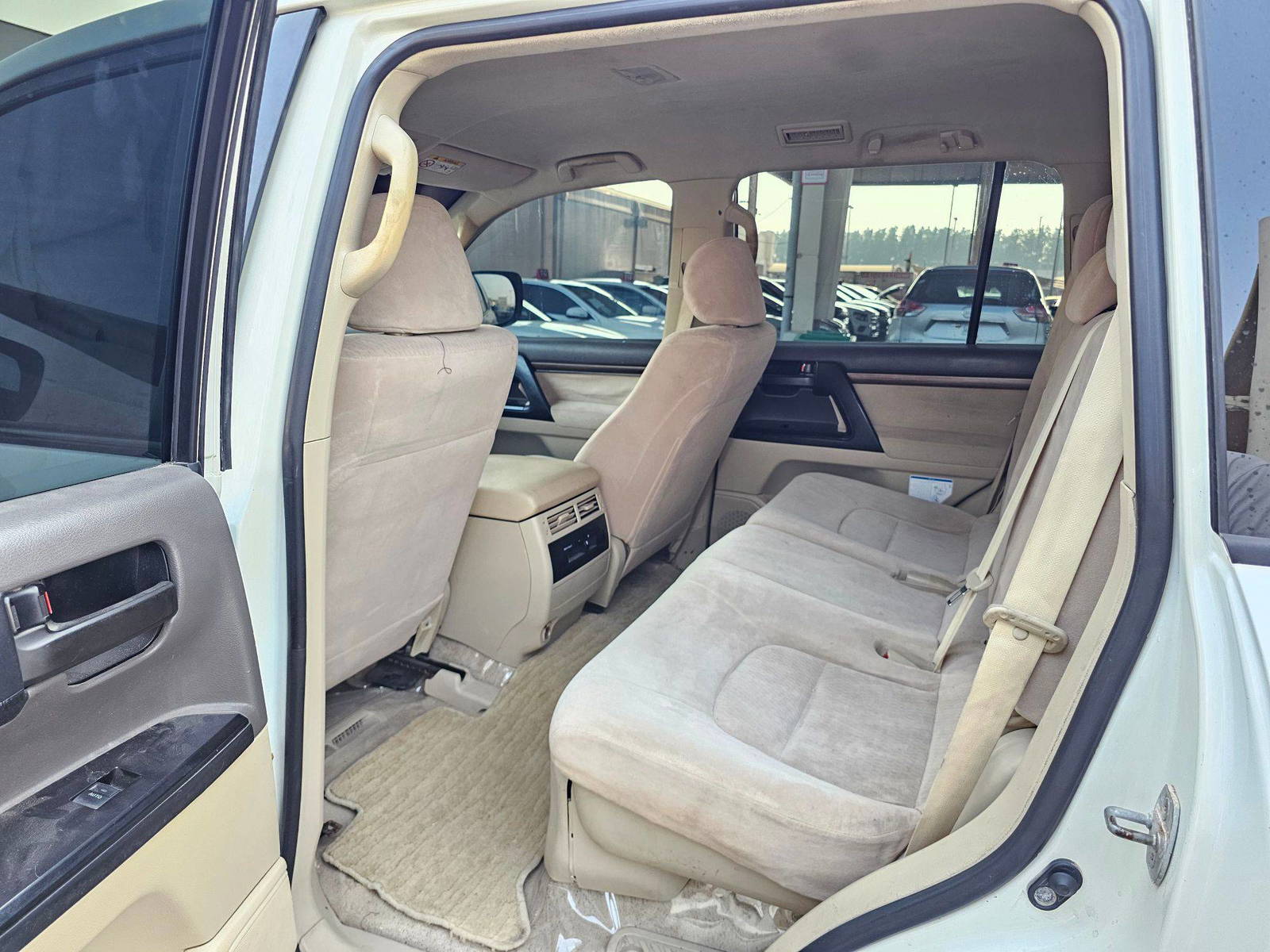 2019 TOYOTA LAND CRUISER — 350807 KM — Lot K5155736 — Souq - Marhaba Auctions Used Cars - Image 6