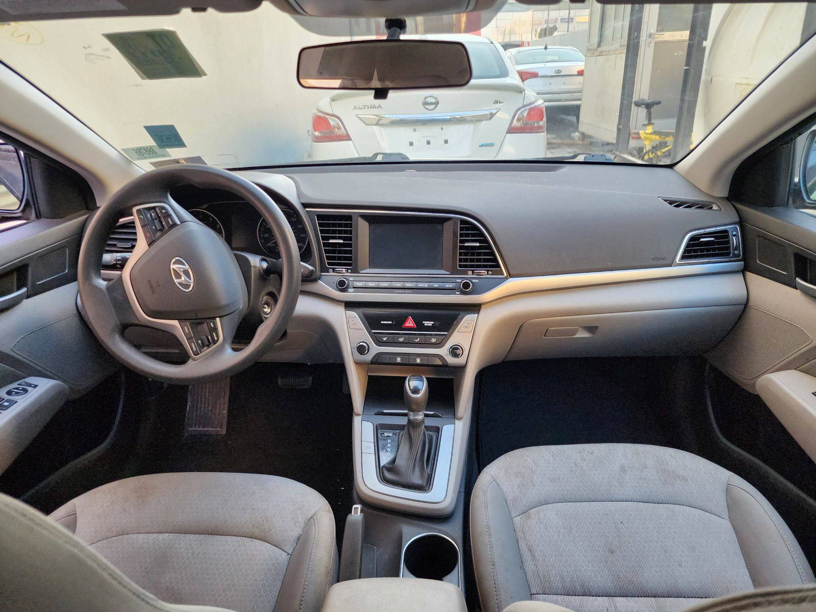 2017 HYUNDAI ELANTRA — 133466 Miles — Lot 868786 — Al Quoz - Marhaba Auctions Used Cars - Image 7