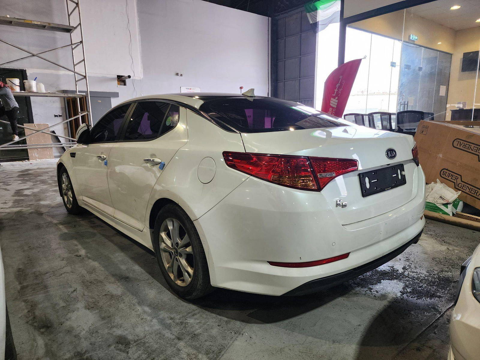 2011 KIA K5 — 147271 KM — Lot 005298 — Al Quoz - Marhaba Auctions Used Cars - Image 6