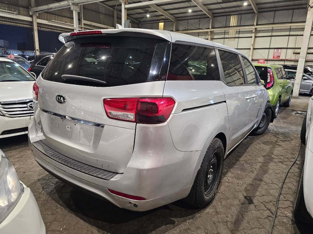 2017 KIA SEDONA — 161491 KM — Lot 12285204 — Main - Marhaba Auctions Used Cars - Image 4