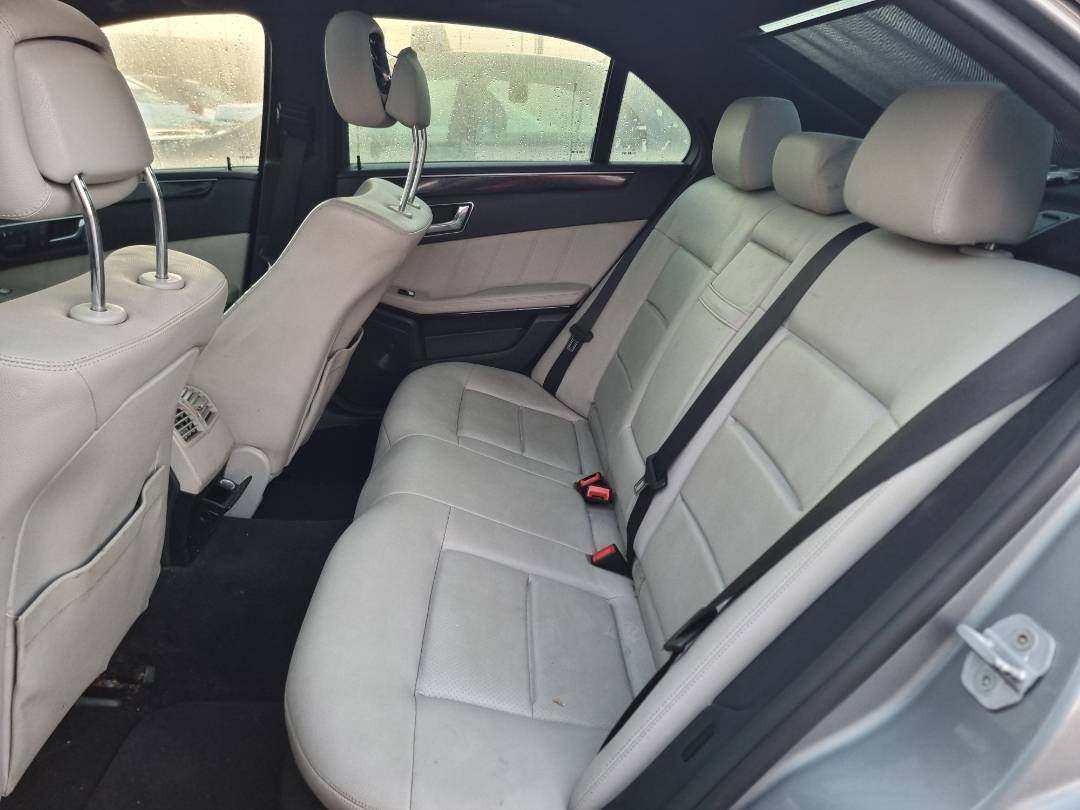 2010 MERCEDES BENZ E 350 — 214961 Miles — Lot 125487 — Ind. 12 - Marhaba Auctions Used Cars - Image 6