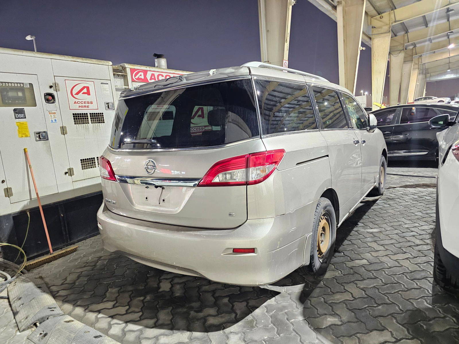 2012 NISSAN QUEST — 191734 Miles — Lot C9050925 — Souq - Marhaba Auctions Used Cars - Image 3