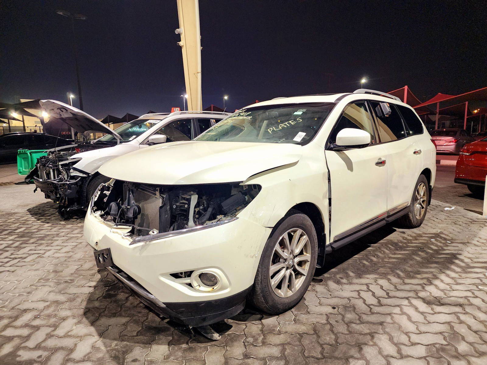 2015 NISSAN PATHFINDER — 164522 KM — Lot 12086908X — Souq - Marhaba Auctions Used Cars - Image 4