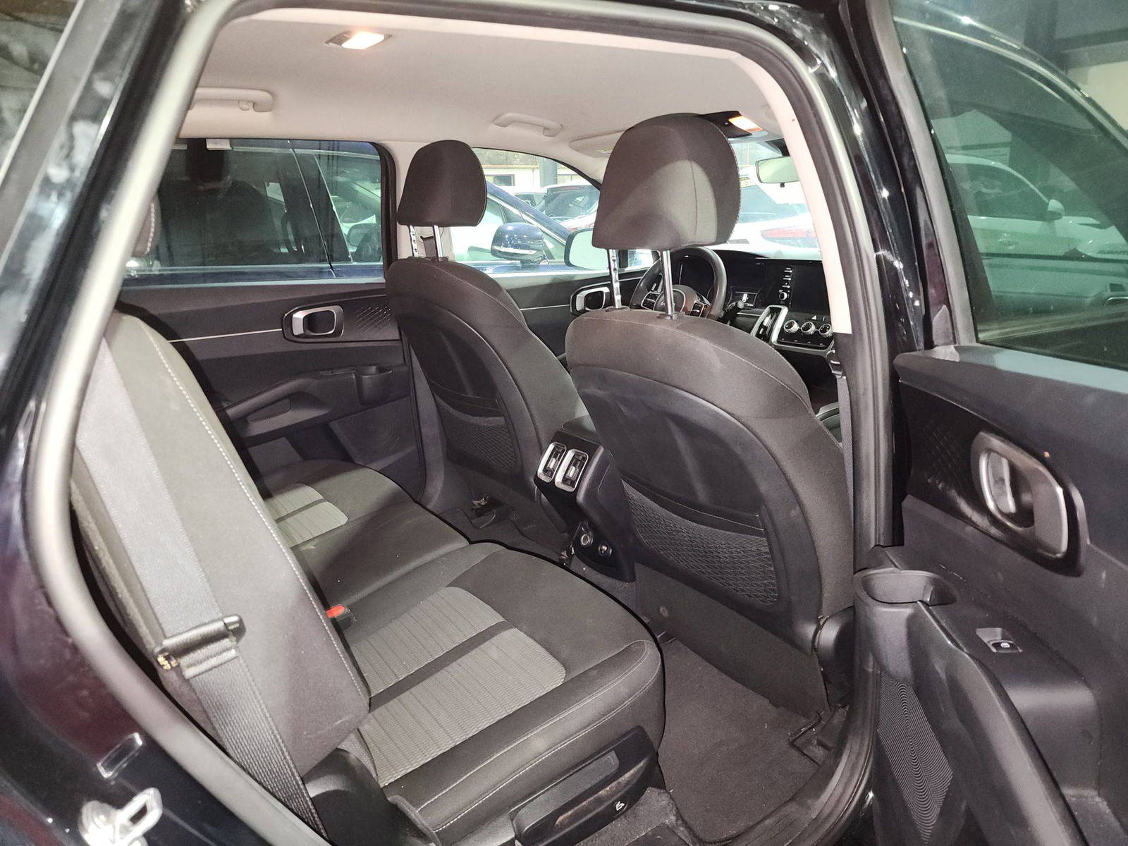 2022 KIA SORENTO — 101191 Miles — Lot LC8NG139021 — Souq - Marhaba Auctions Used Cars - Image 6