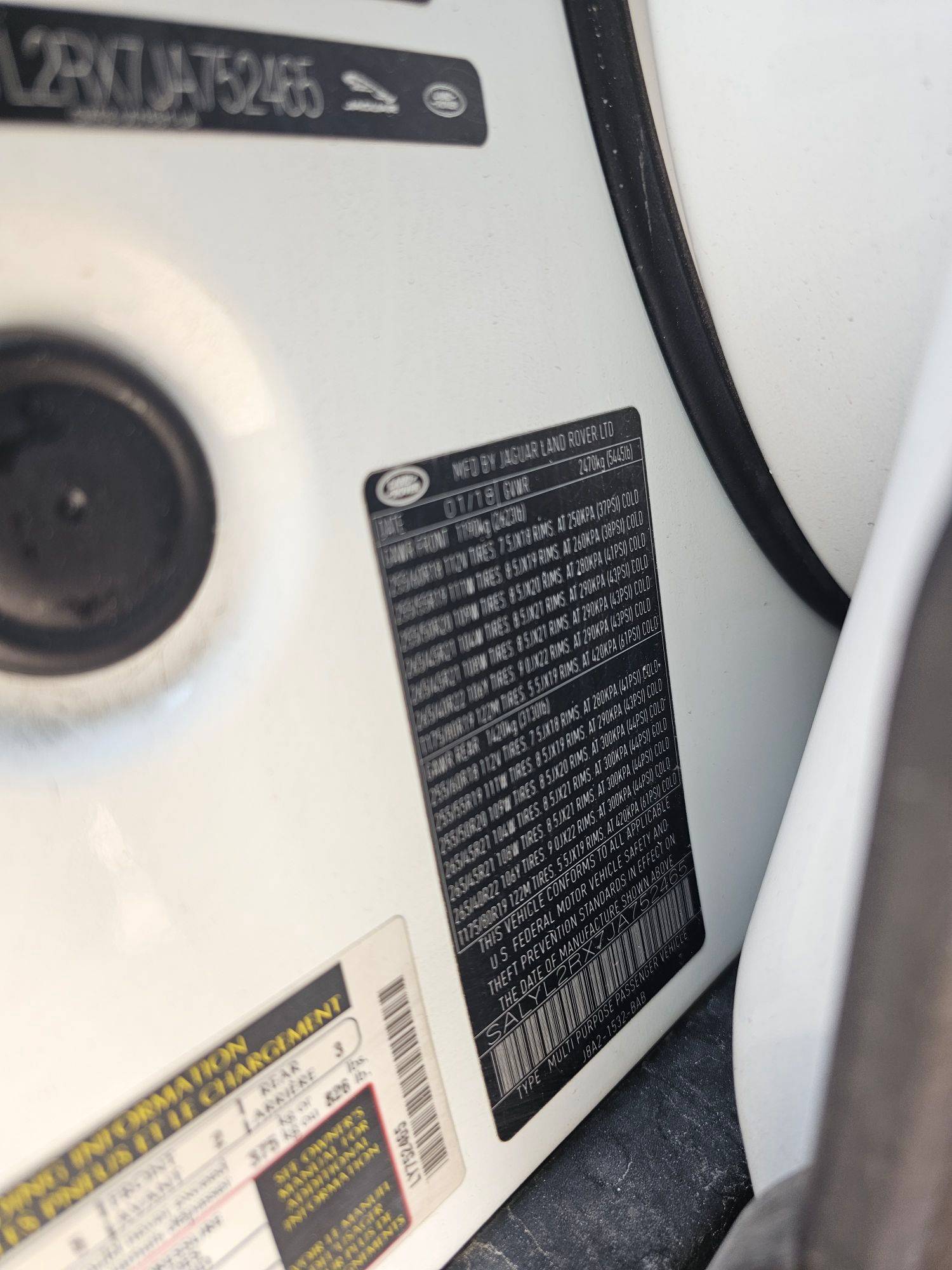 LAND ROVER RANGE ROVER VELAR R-DYNAMIC S 2018 - Marhaba Auction Used Cars - Image 10