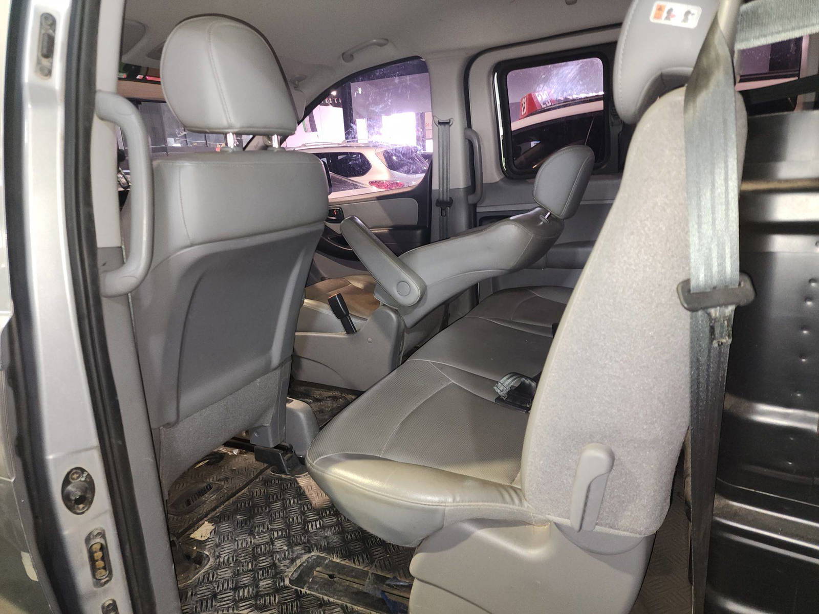 HYUNDAI GRAND STAREX 2016 - Marhaba Auction Used Cars - Image 8