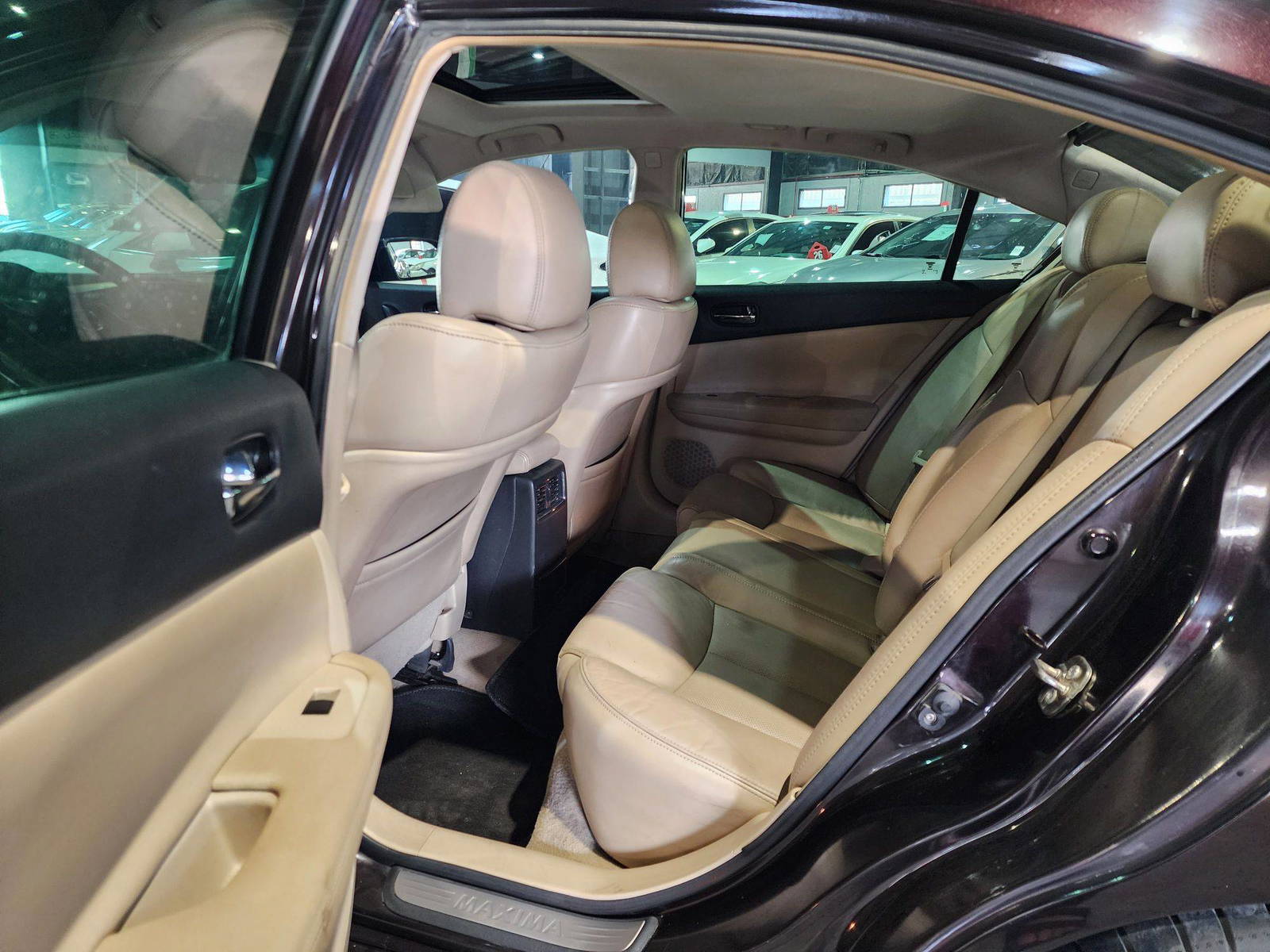2014 NISSAN MAXIMA — 272218 KM — Lot 463355 — Al Quoz - Marhaba Auctions Used Cars - Image 11