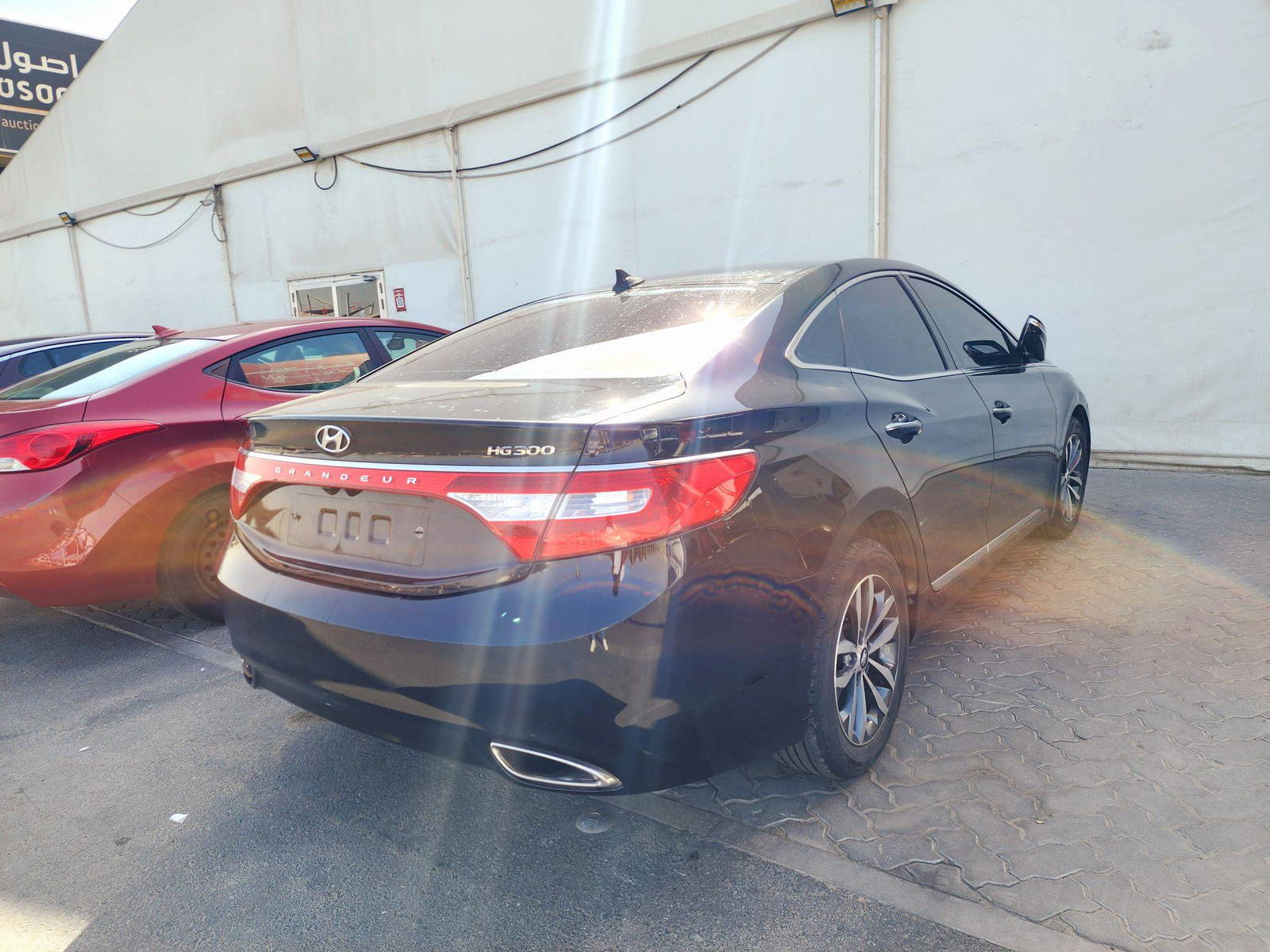 2012 HYUNDAI GRANDEUR — 188234 KM — Lot 130381 — Souq - Marhaba Auctions Used Cars - Image 4