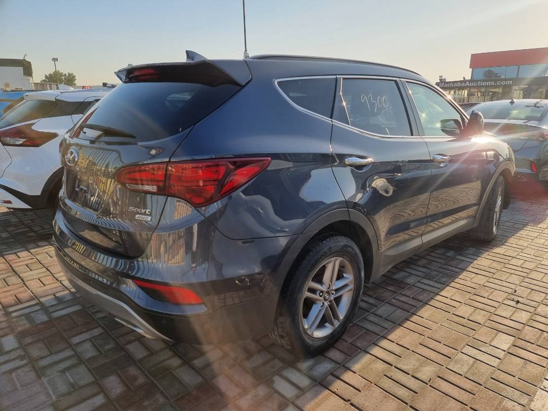 2017 HYUNDAI SANTA FE — 146265 KM — Lot 124578 — Ind. 12 - Marhaba Auctions Used Cars - Image 4