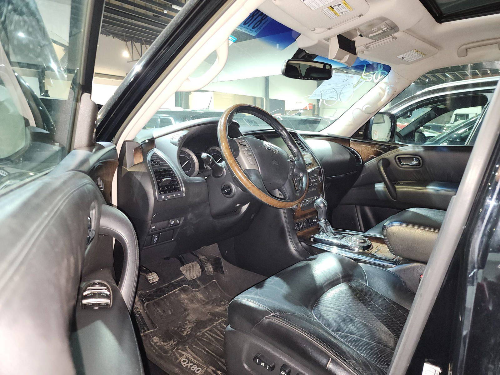 2014 INFINITI QX80 — 187583 Miles — Lot 81875484 — Ind. 12 - Marhaba Auctions Used Cars - Image 10
