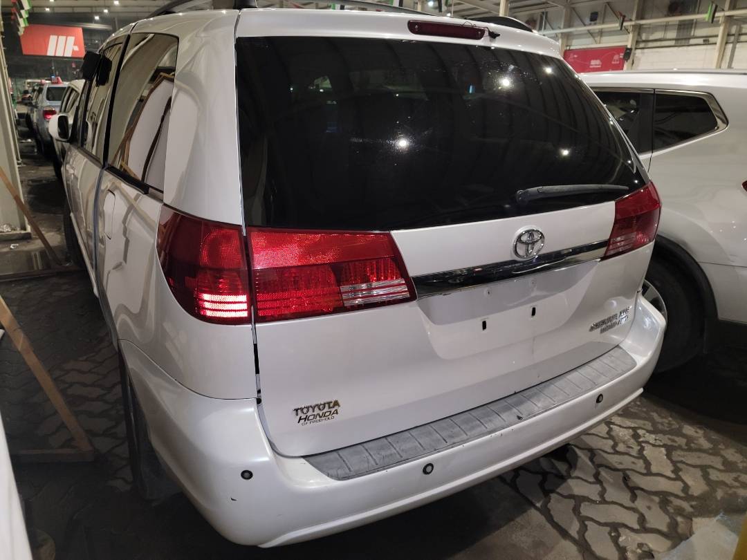 2005 TOYOTA SIENNA — 229918 Miles — Lot 37376141 - Marhaba Auctions Used Cars - Image 10