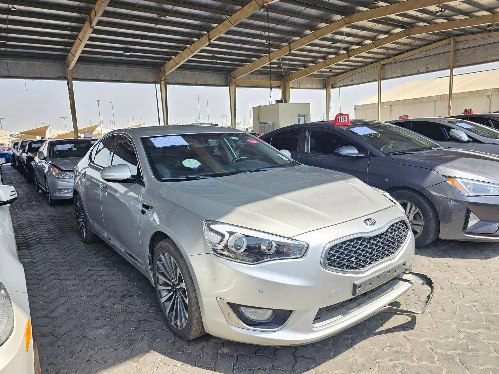 2013 KIA K7 — 194861 KM — Lot 106215 — Souq - Marhaba Auctions Used Cars - Image 4