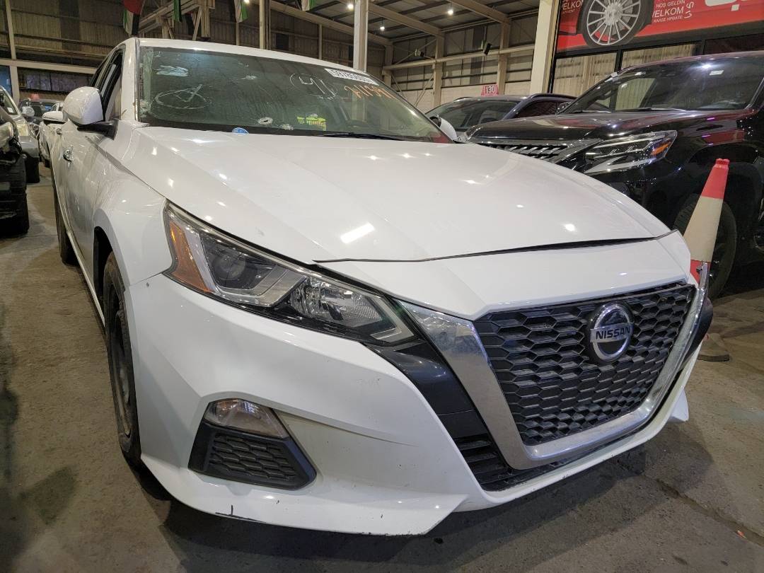 2019 NISSAN ALTIMA — 135111 Miles — Lot 135 111 — Main - Marhaba Auctions Used Cars - Image 4