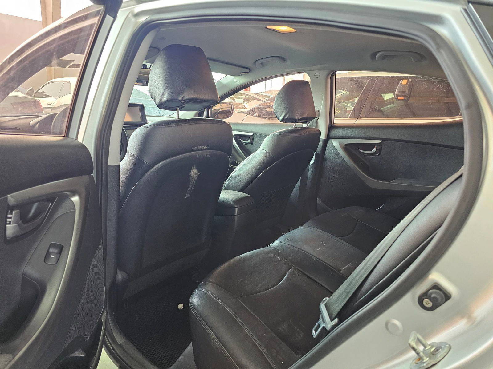 2011 HYUNDAI AVANTE — 142634 KM — Lot 075321 — Souq - Marhaba Auctions Used Cars - Image 6