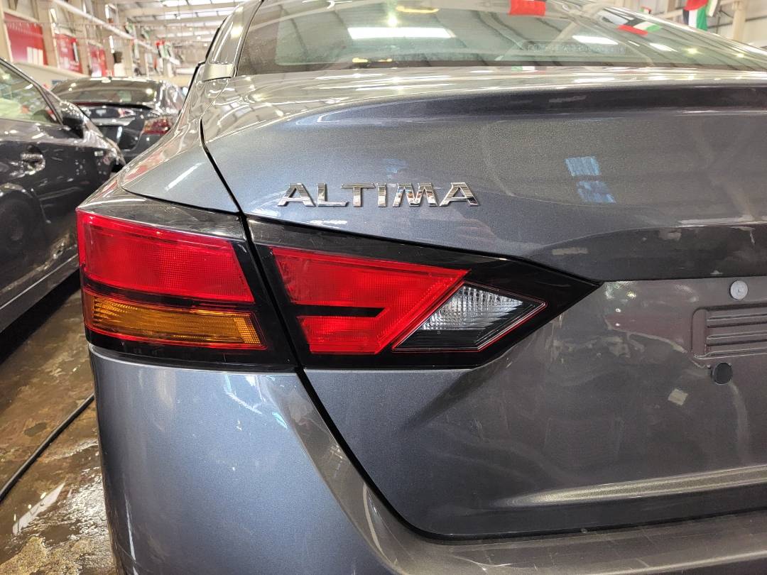 2019 NISSAN ALTIMA — 161610 Miles — Lot 59707333 - Marhaba Auctions Used Cars - Image 9