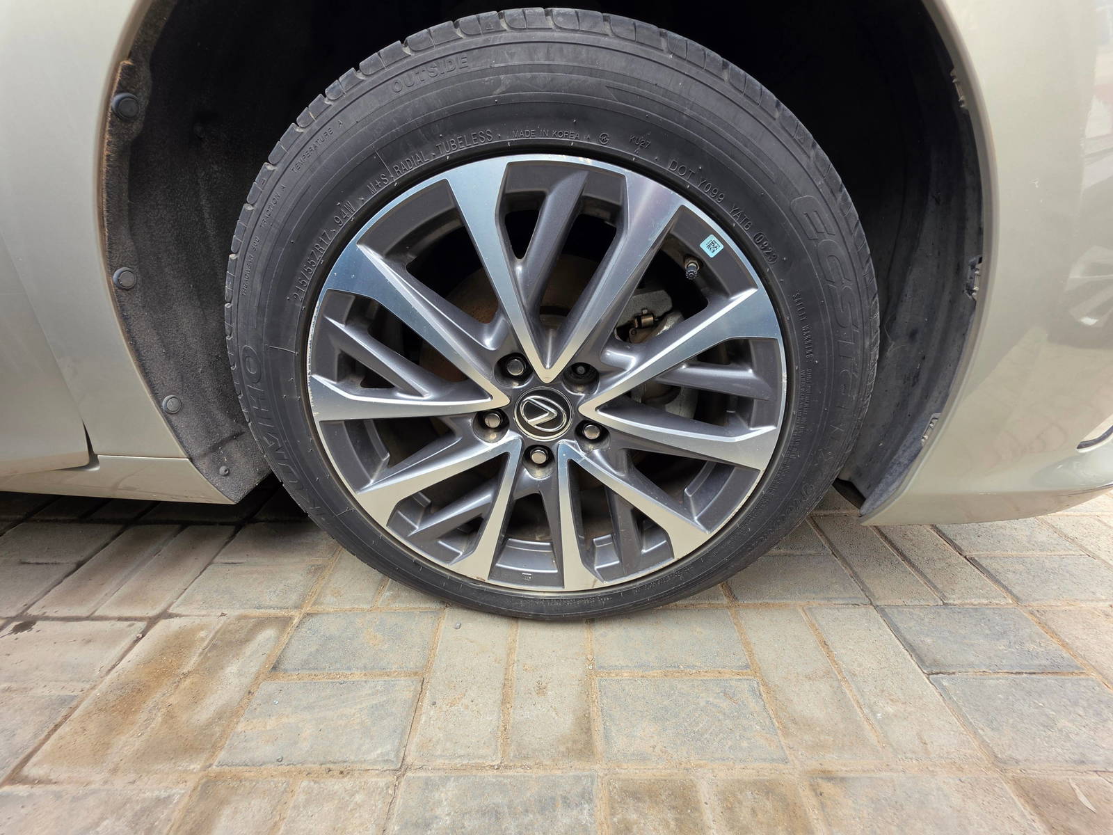 2022 LEXUS ES 350 — 71733 Miles — Lot NU114732 - Marhaba Auctions Used Cars - Image 11