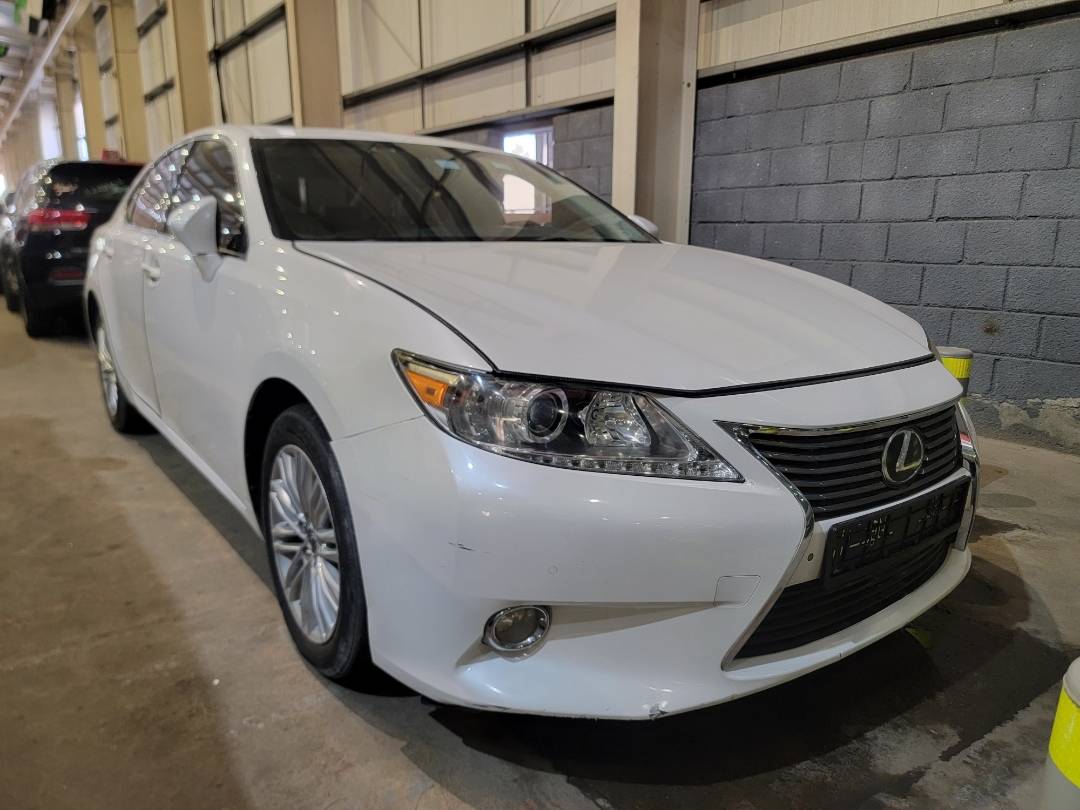 2013 LEXUS ES 350 — 225299 Miles — Lot D2055499 — Main - Marhaba Auctions Used Cars - Image 4