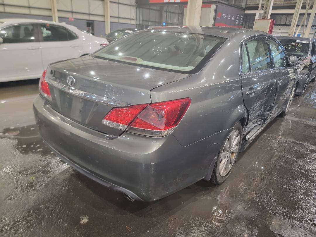 2011 TOYOTA AVALON — 293525 Miles — Lot 37525404 - Marhaba Auctions Used Cars - Image 4