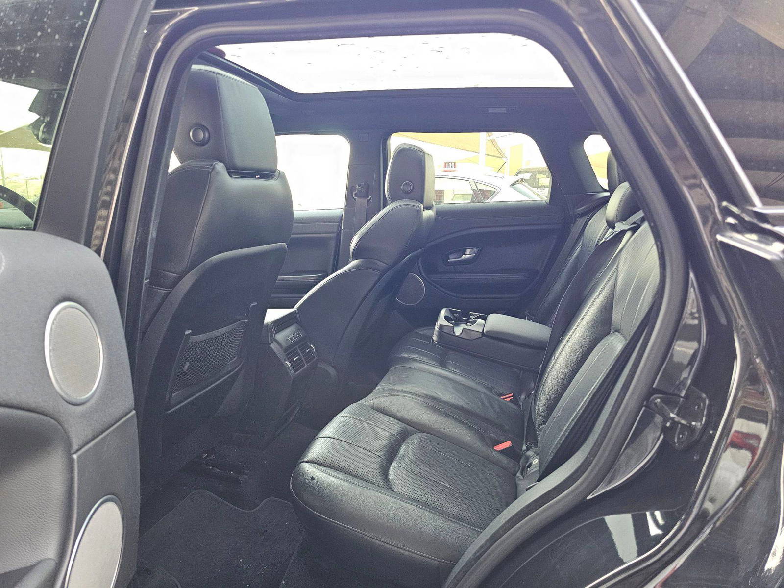 2016 LAND ROVER RANGE ROVER EVOQUE — 109295 Miles — Lot H110784 — Souq - Marhaba Auctions Used Cars - Image 6