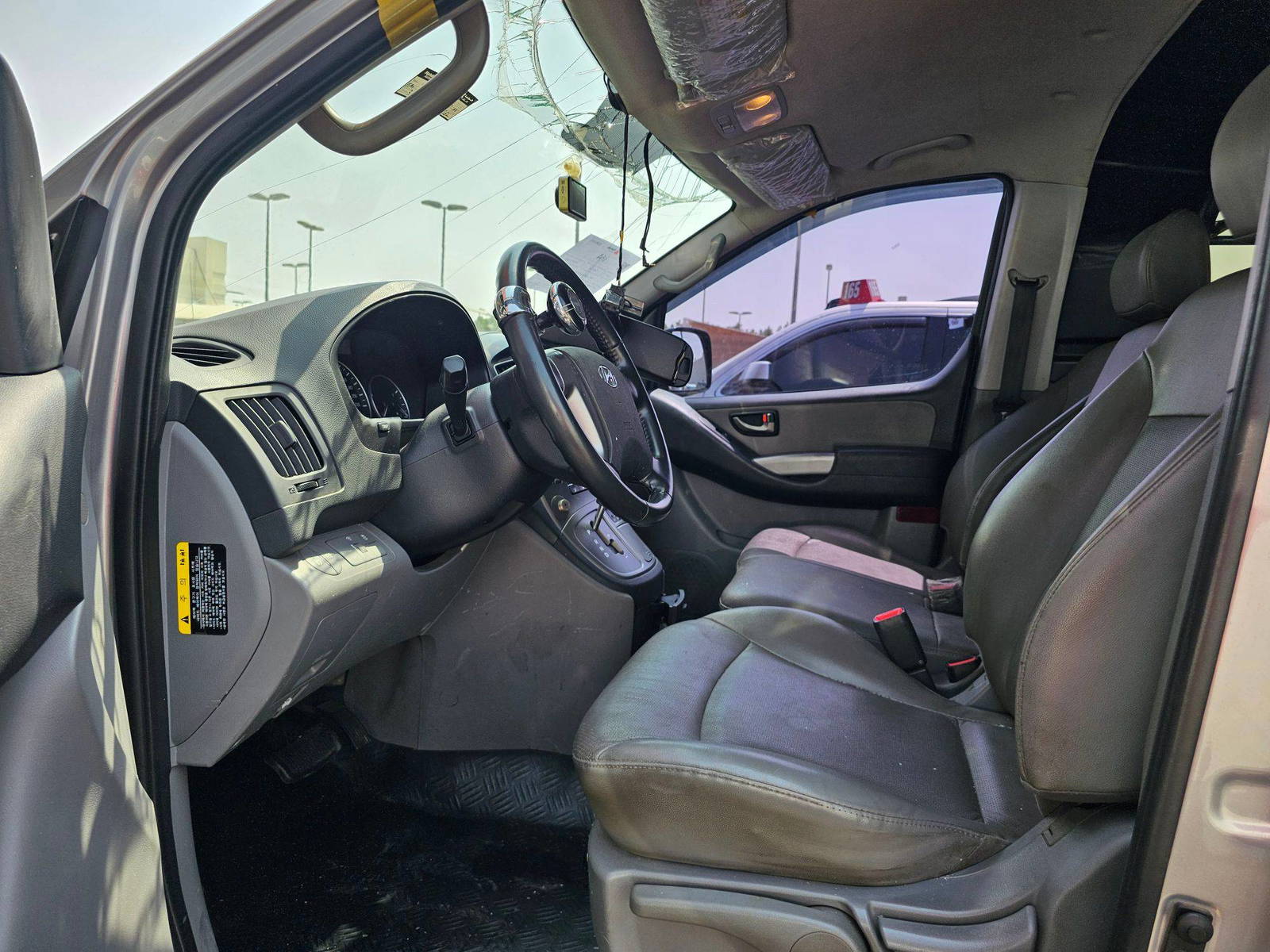 2019 HYUNDAI GRAND STAREX — 306839 KM — Lot 023742 — Souq - Marhaba Auctions Used Cars - Image 7