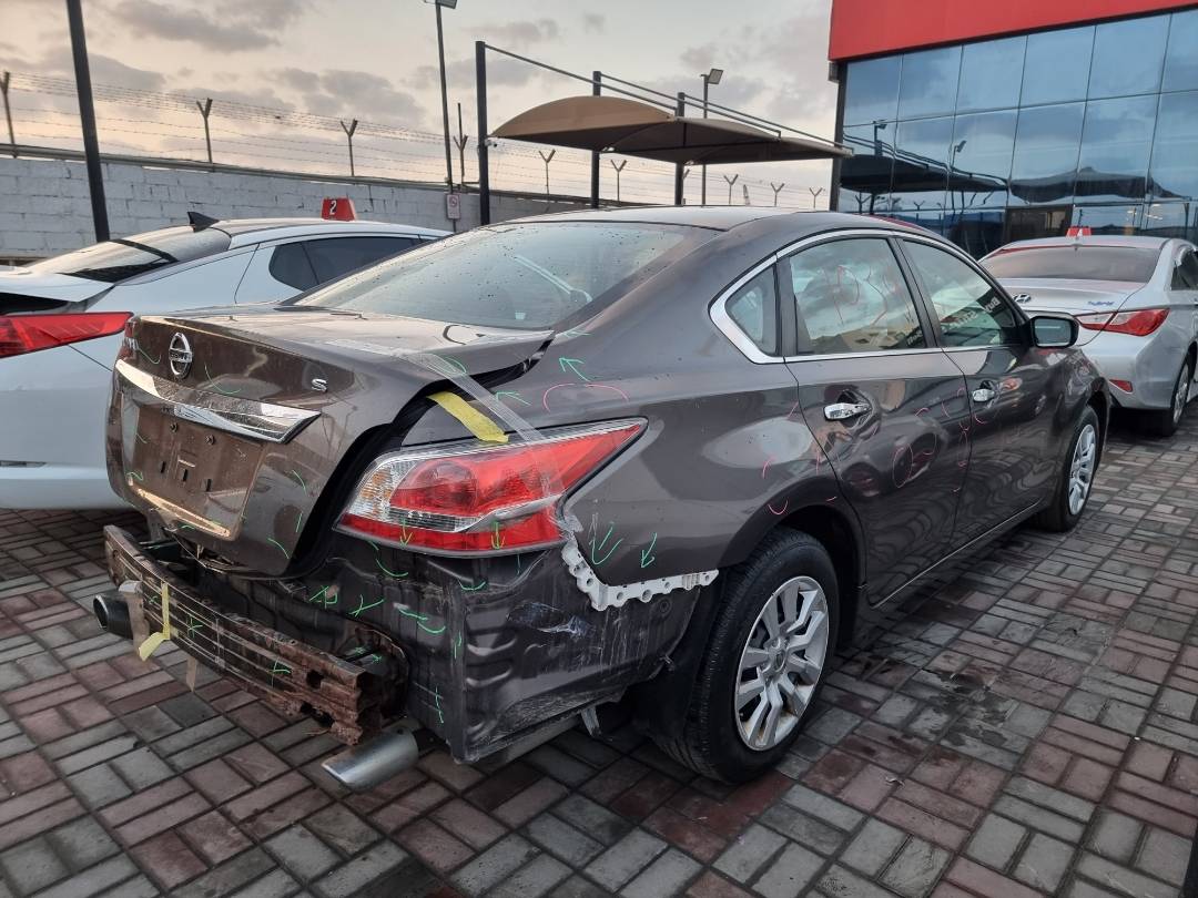 2015 NISSAN ALTIMA — 134241 Miles — Lot 125487 — Ind. 12 - Marhaba Auctions Used Cars - Image 4