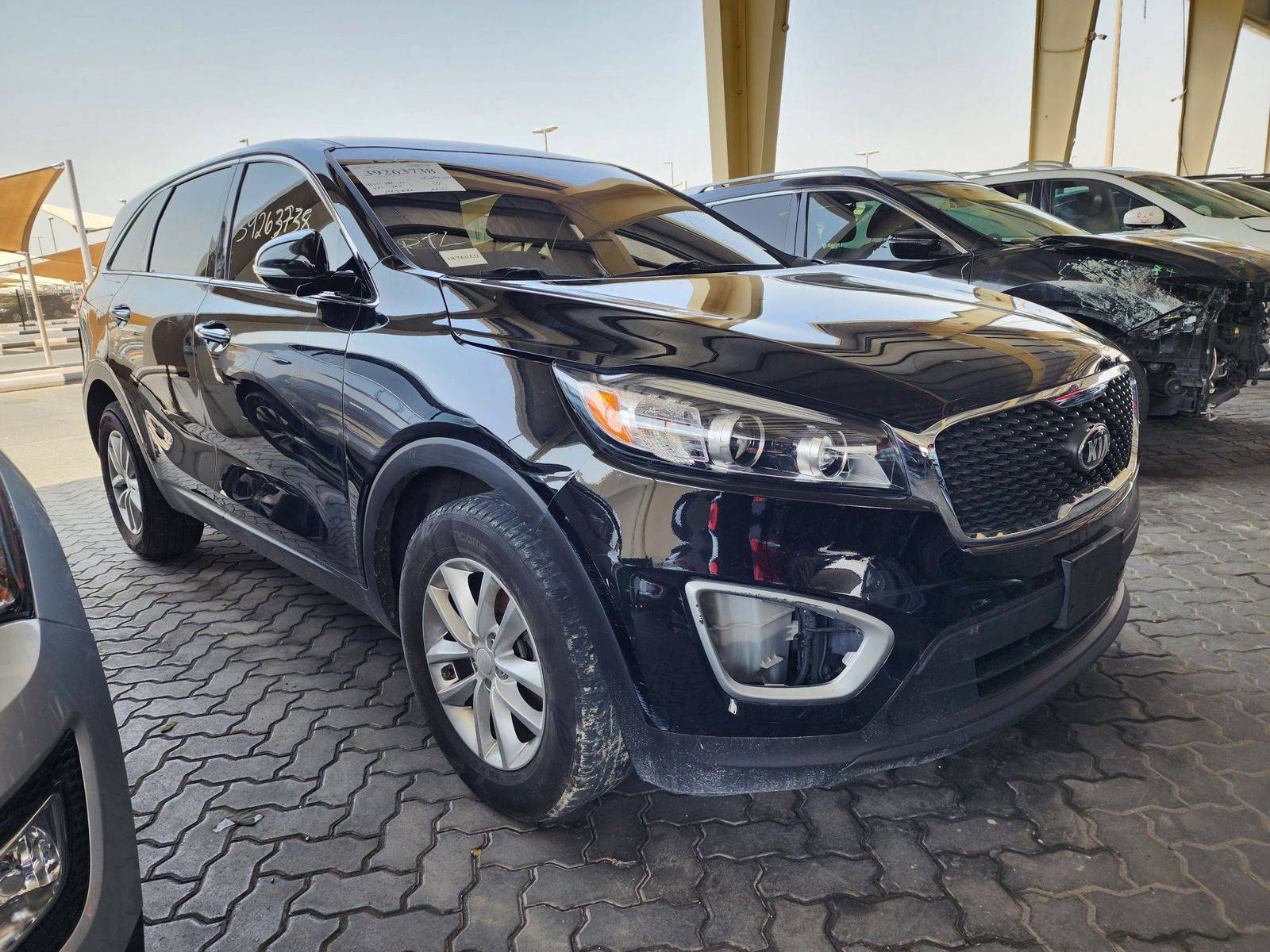 2018 KIA SORENTO — 143692 Miles — Lot 31502 — Souq - Marhaba Auctions Used Cars - Image 4