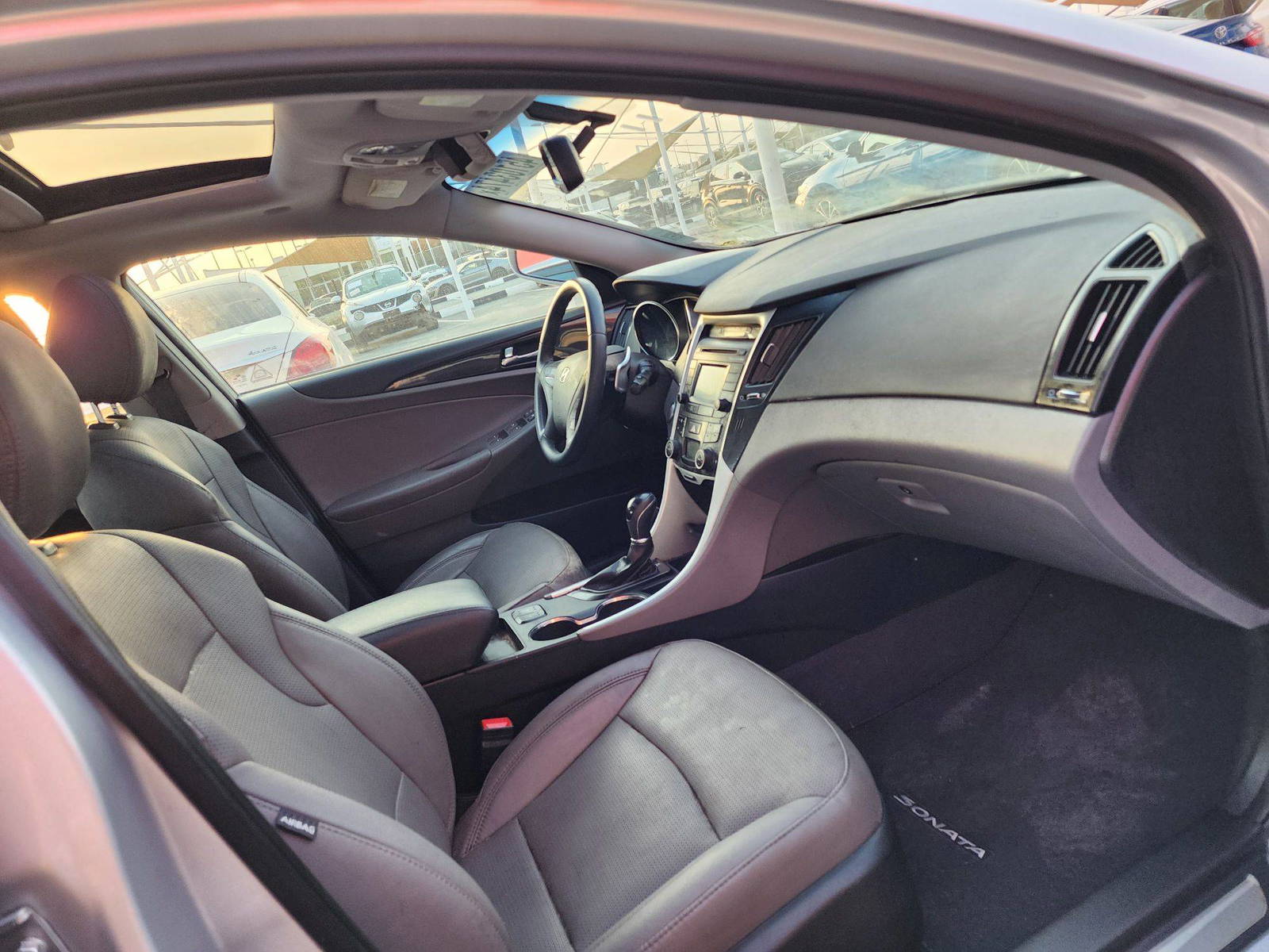 2014 HYUNDAI SONATA — 177375 Miles — Lot 96423 — Souq - Marhaba Auctions Used Cars - Image 5