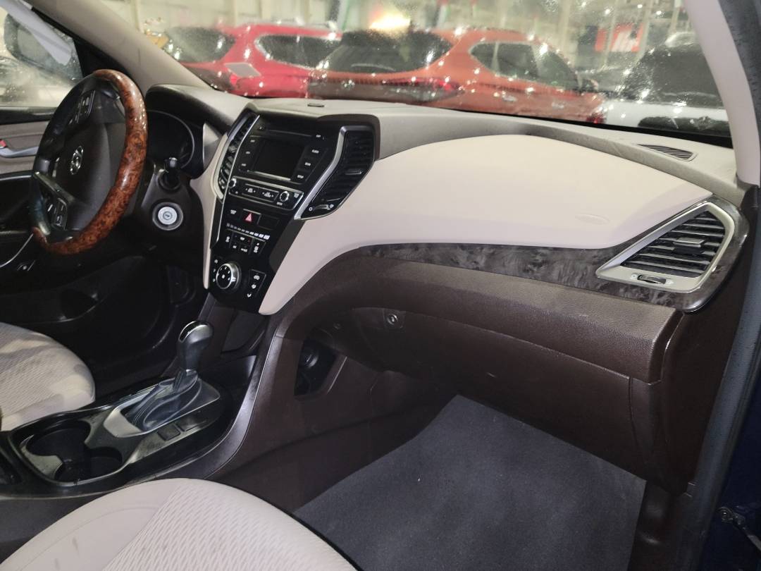 2017 HYUNDAI SANTA FE — 96348 Miles — Lot 487238 - Marhaba Auctions Used Cars - Image 5