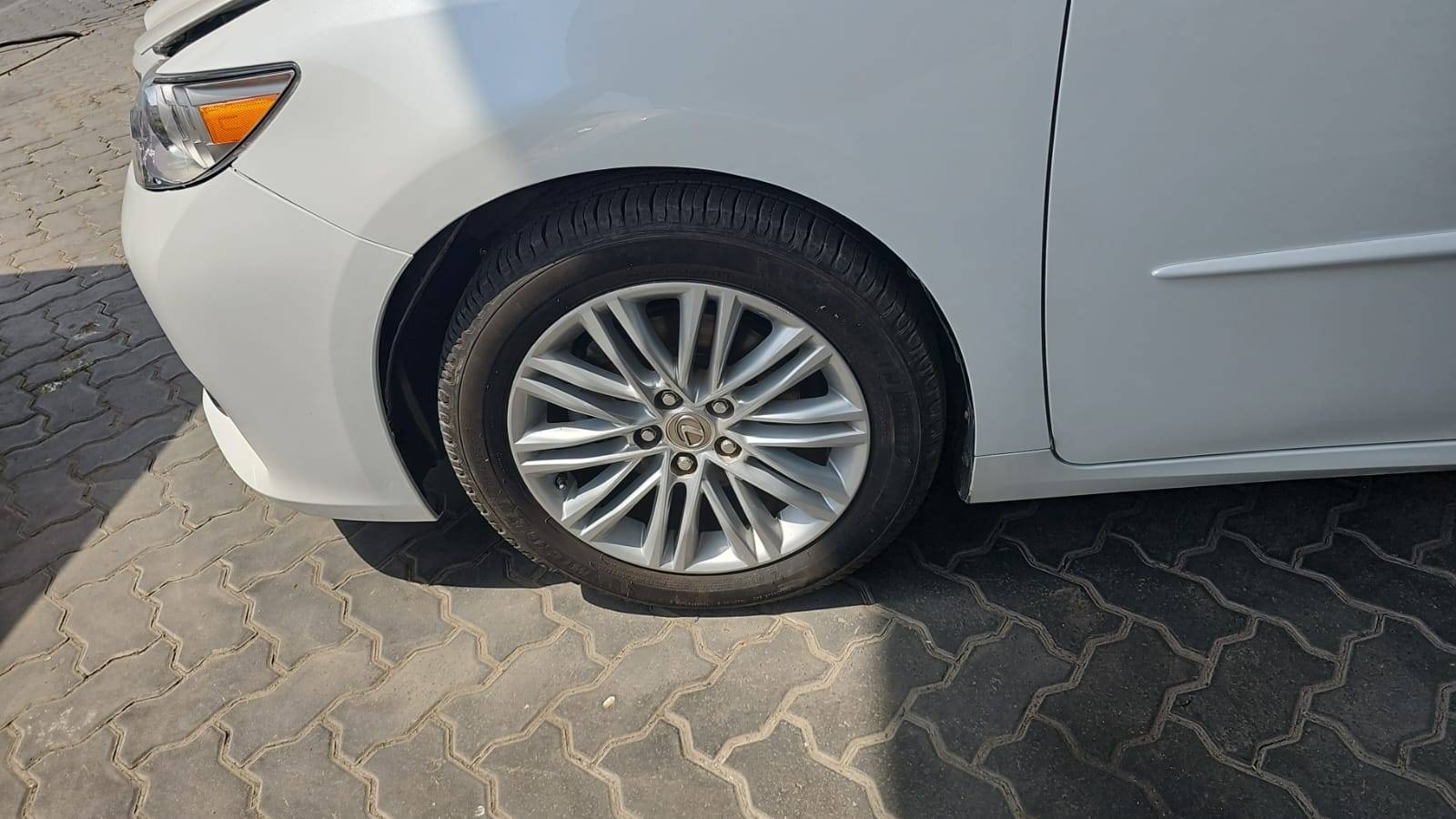 2013 LEXUS ES 350 — 124636 Miles — Lot 97012255 — Souq - Marhaba Auctions Used Cars - Image 11