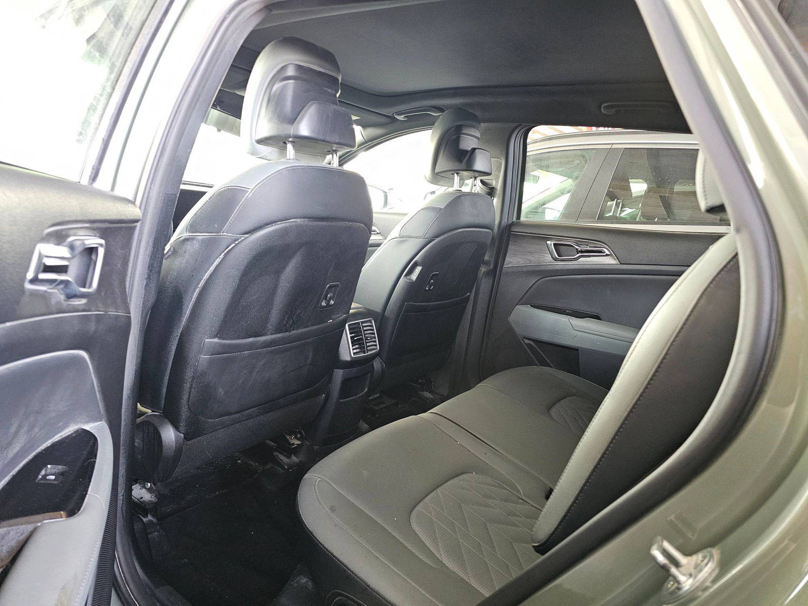 2023 KIA SPORTAGE — sold — 107840 Miles — Lot 67786725 — Souq - Marhaba Auctions Used Cars - Image 5