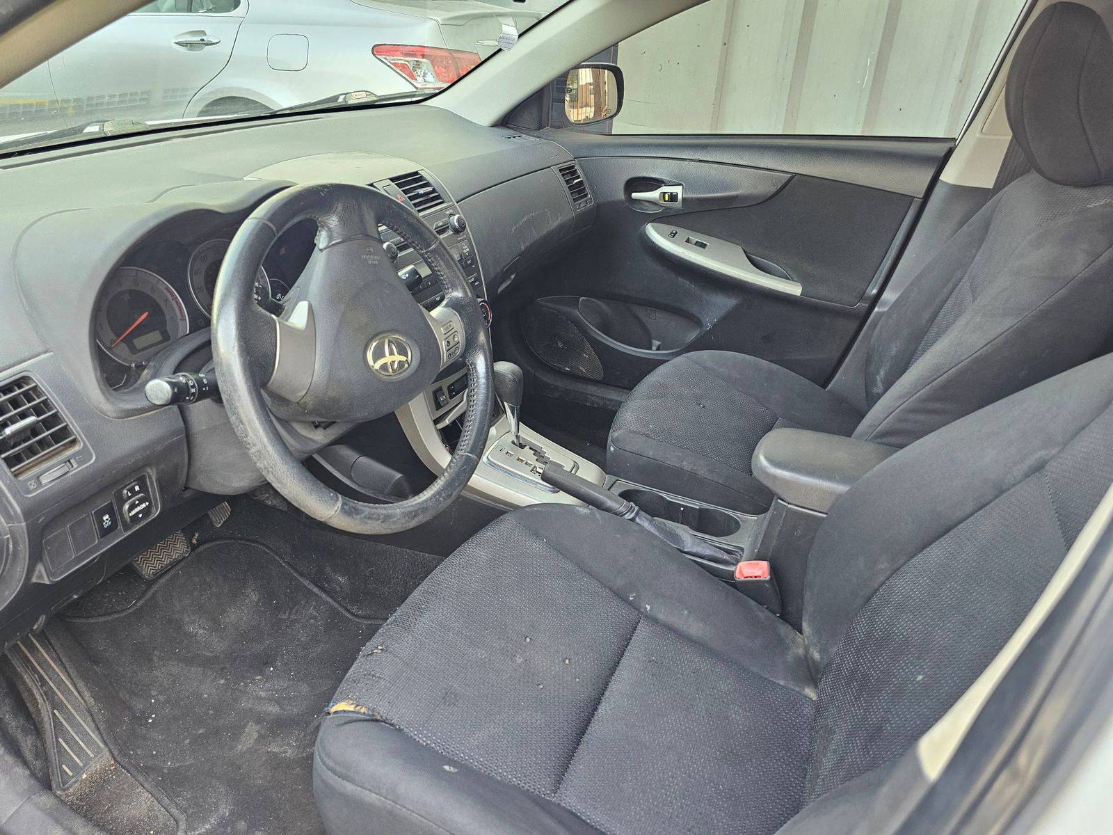 TOYOTA COROLLA 2010 - Marhaba Auction Used Cars - Image 8