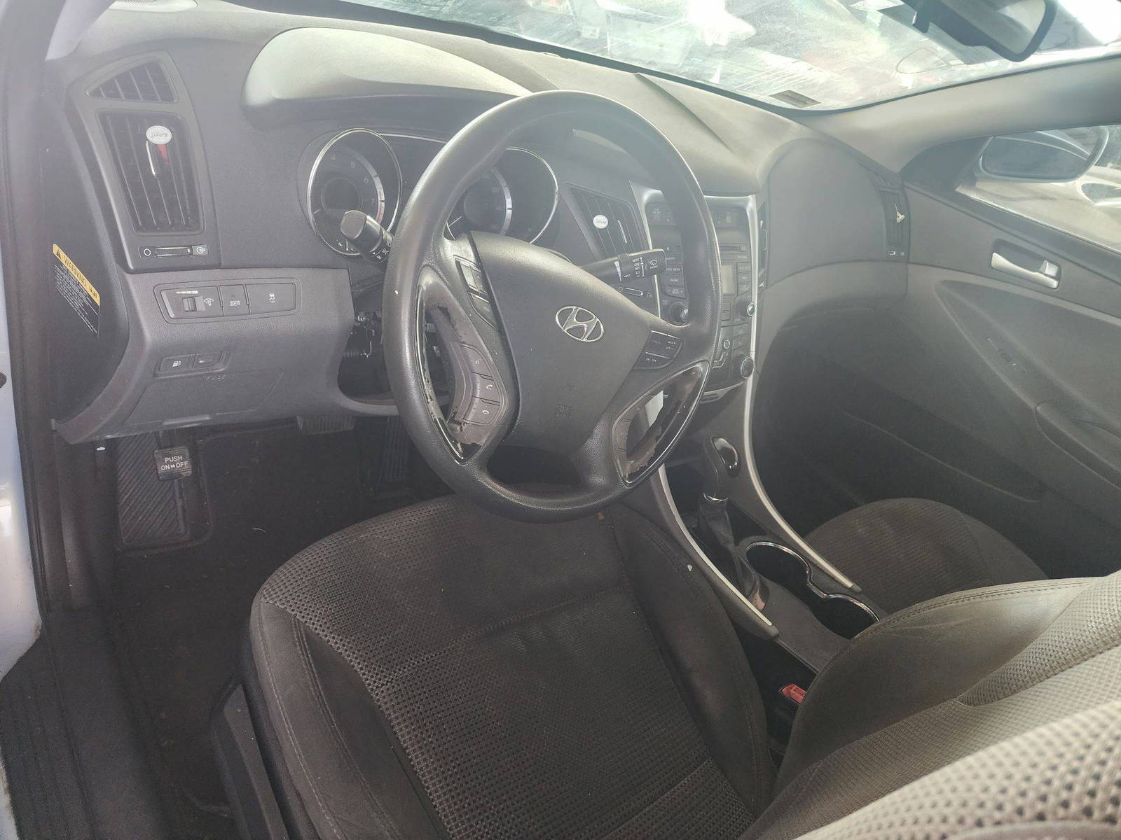 2012 HYUNDAI SONATA — 136954 Miles — Lot 72238913 - Marhaba Auctions Used Cars - Image 4