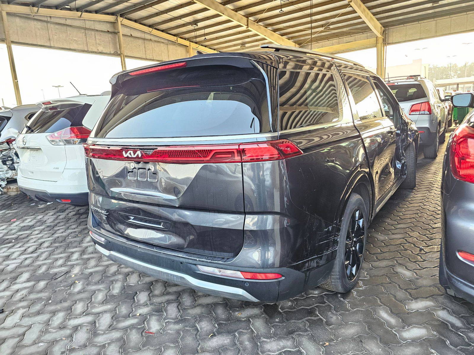 KIA CARNIVAL LX 2022 - Marhaba Auction Used Cars - Image 4