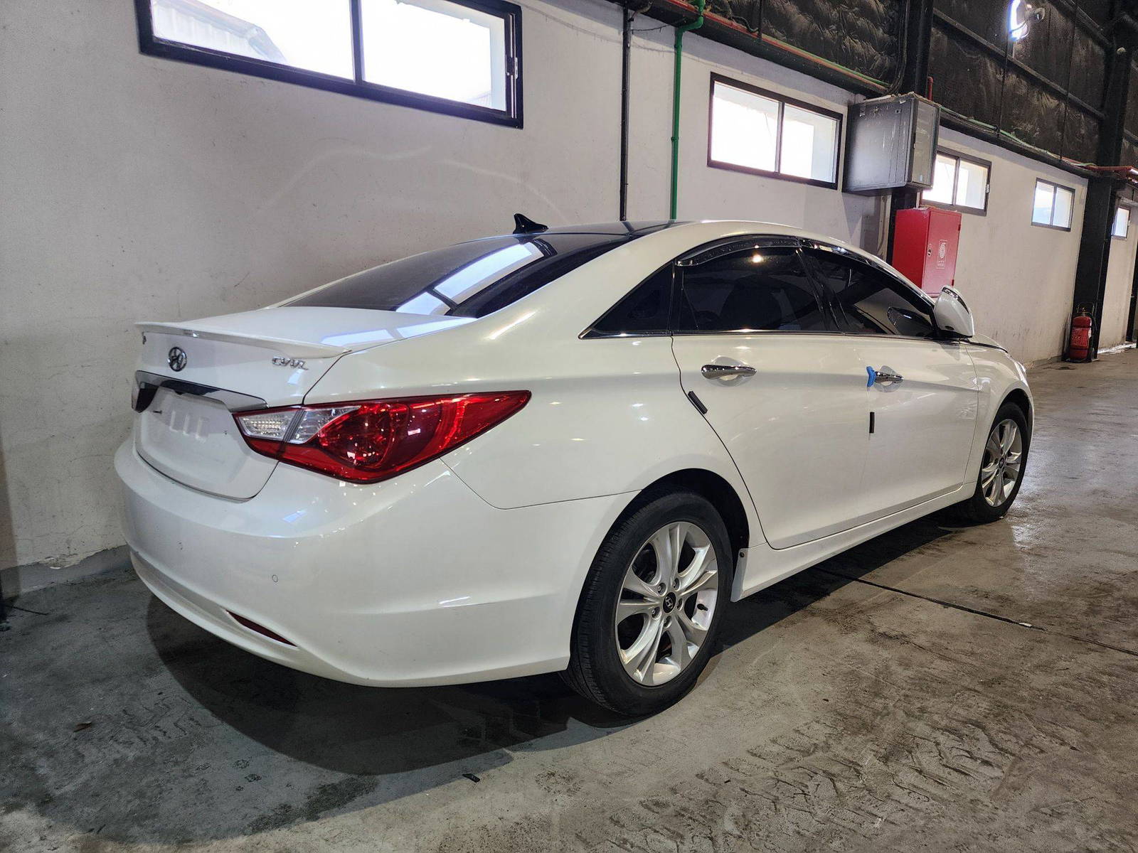 2012 HYUNDAI SONATA — 197871 KM — Lot 451460 — Al Quoz - Marhaba Auctions Used Cars - Image 6