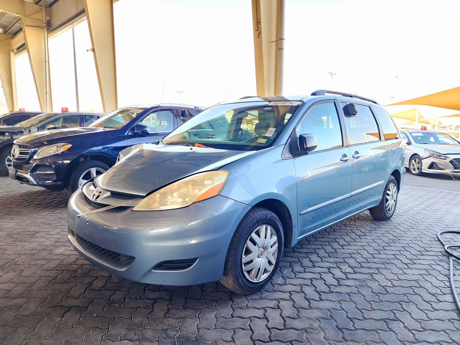 2007 TOYOTA SIENNA — 148229 Miles — Lot X7S017284 — Souq - Marhaba Auctions Used Cars - Image 5