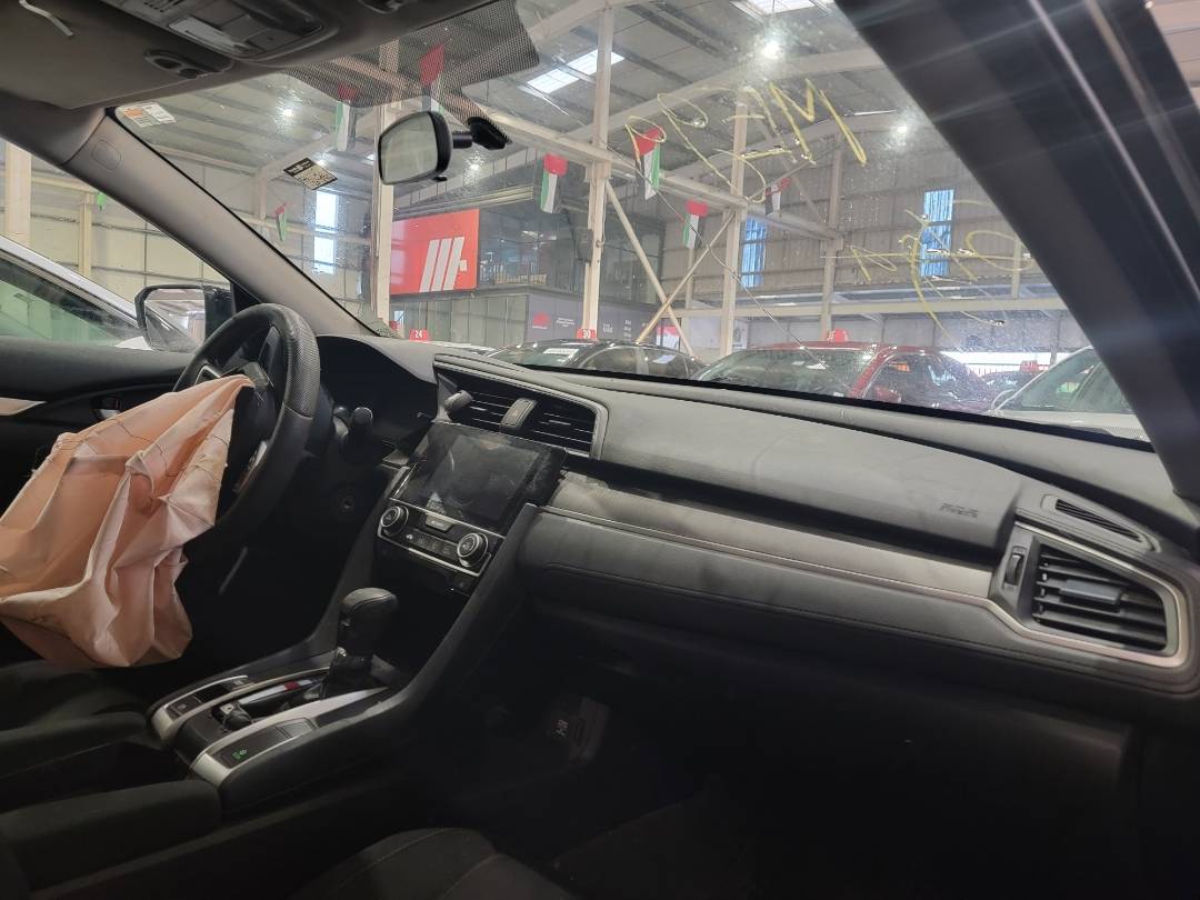 2017 HONDA CIVIC — 207896 KM — Lot H034250 - Marhaba Auctions Used Cars - Image 5