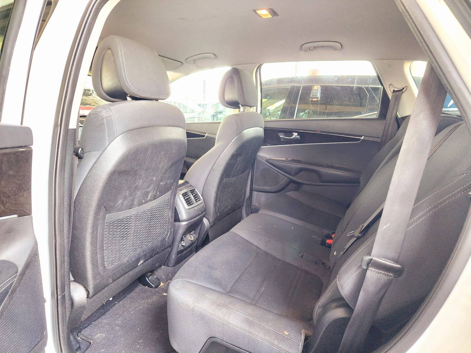 2017 KIA SORENTO — 166541 Miles — Lot G195490 — Souq - Marhaba Auctions Used Cars - Image 6