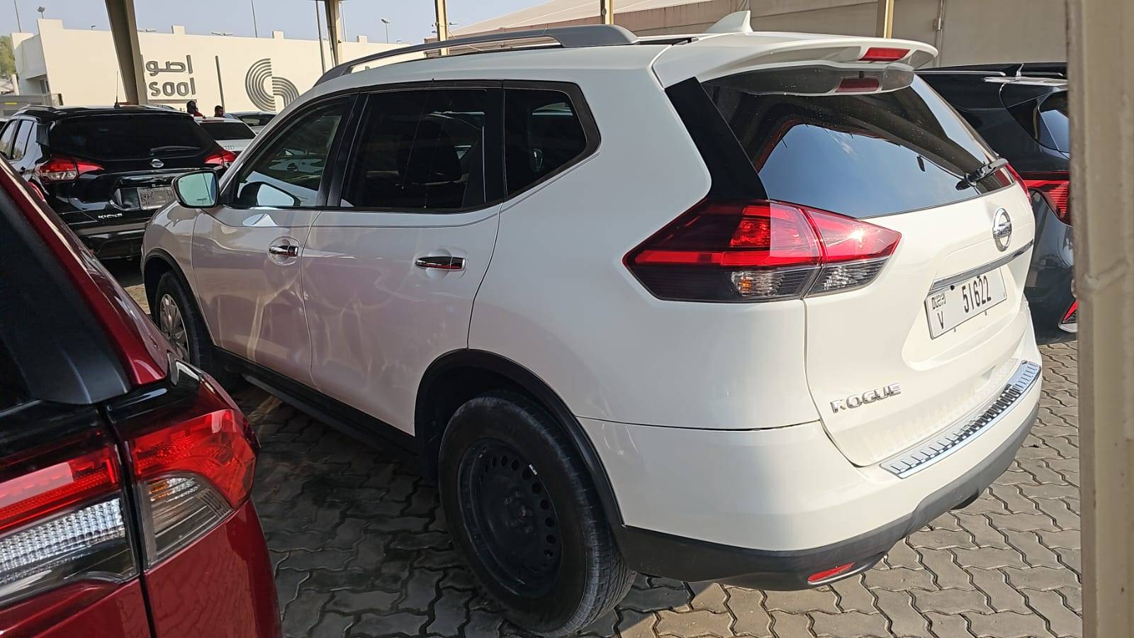 2017 NISSAN ROGUE — 78758 KM — Lot HC817040 — Souq - Marhaba Auctions Used Cars - Image 5